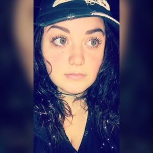 Meet your Posher, Danielle